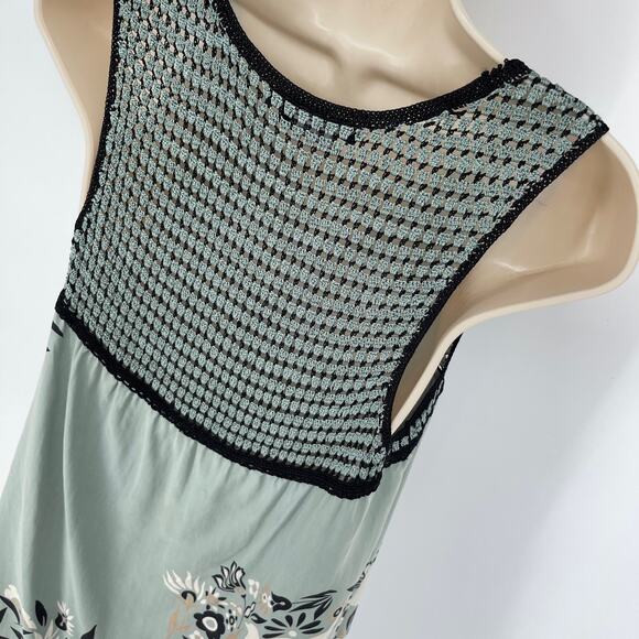 BCBGMaxAzria Crochet Bodice Silk Top Sz M Sleeveless Floral Birds Lightweight - Picture 9 of 13
